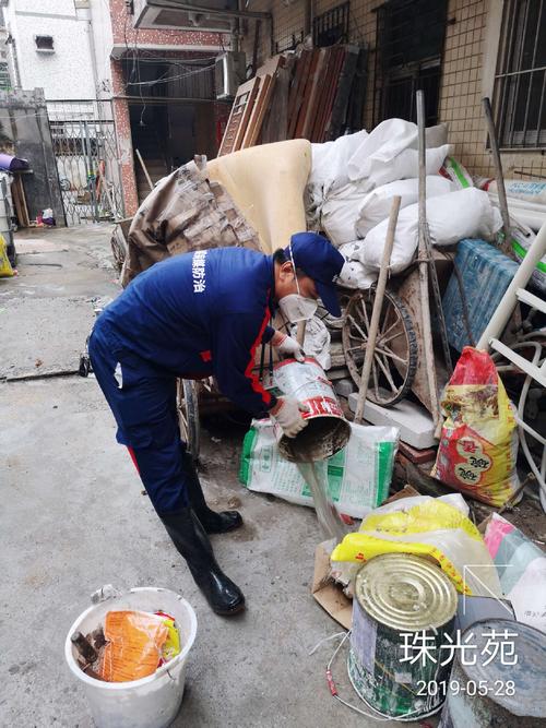 西麗街道老住宅區除四害消殺與病媒生物防制工作實踐